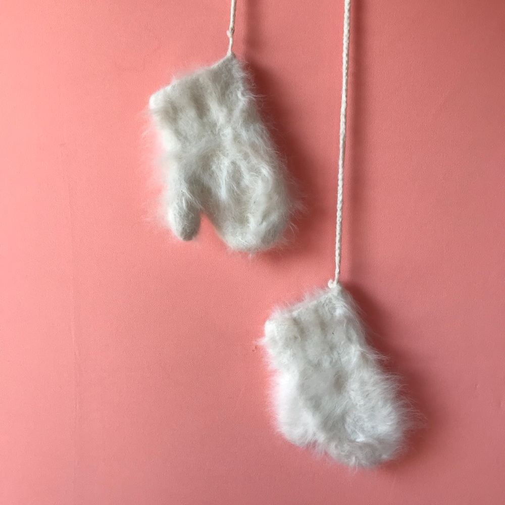 Vintage mohair mittens.